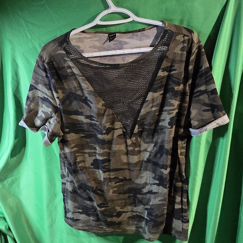3 For $20 💕 SHEIN Green and Gray Camo Tee